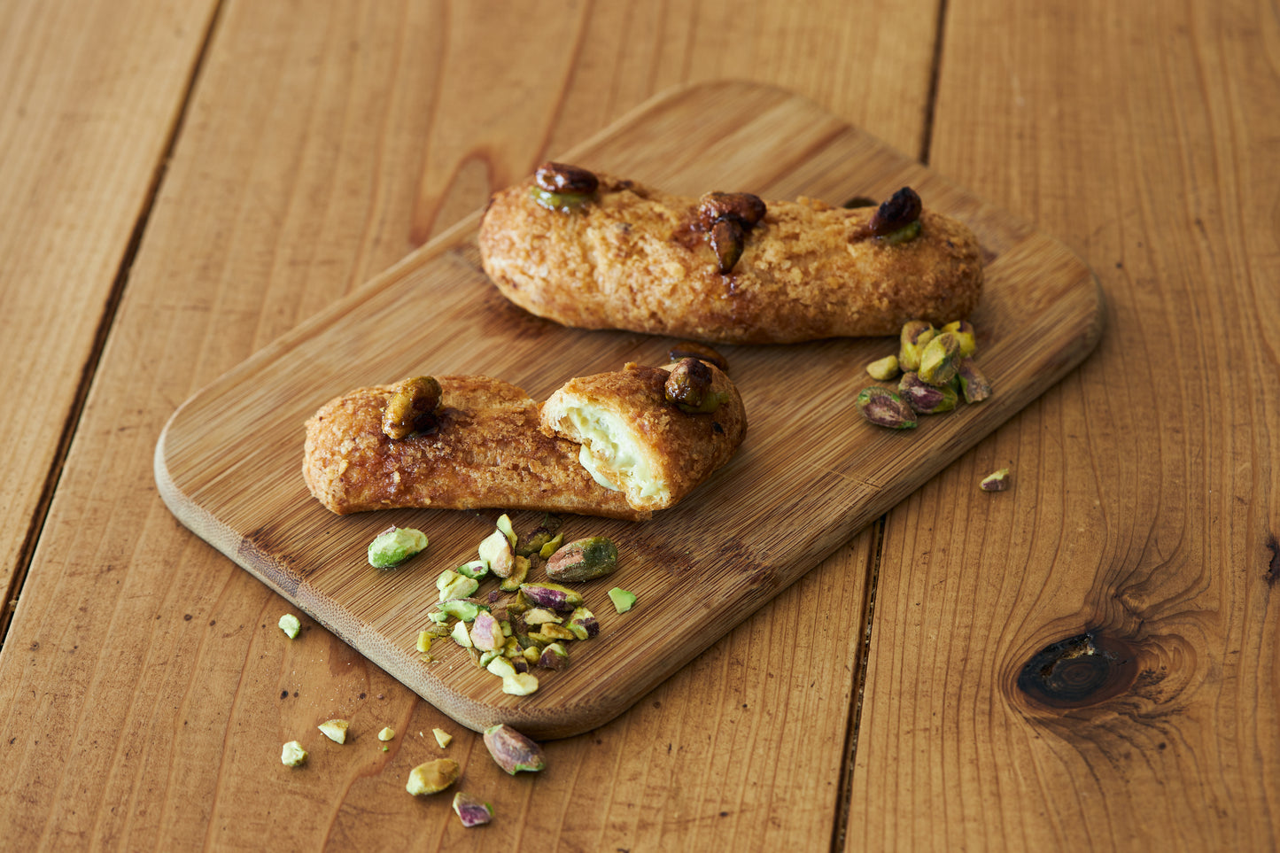 Eclair a la mousse de pistache